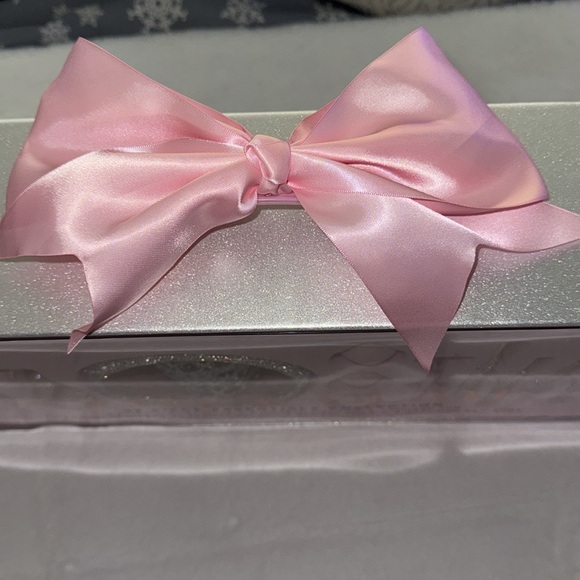 2024 Glitz & Glam Christmas holiday 31 piece essential brush collection 🎀💎 - Picture 5 of 16